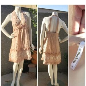 Floral Embroidered Halter DressGORGEOUS FLORABELLA Embroidered Dress

Size S